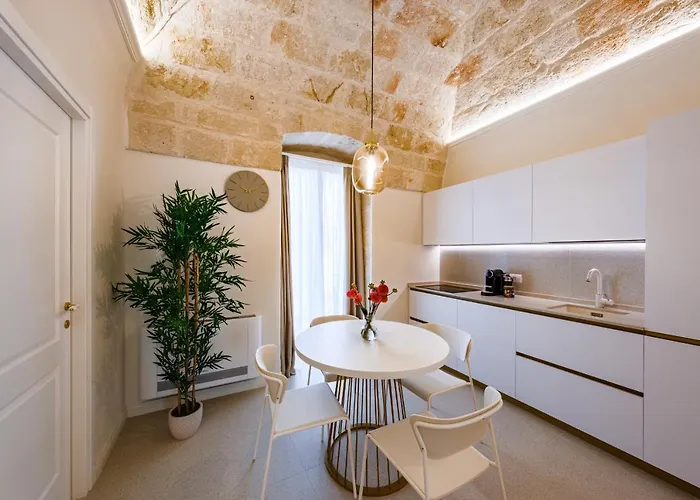 Apartment Helloapulia Charming Palazzo Clemente - Self-catering With Aircondition Monopoli