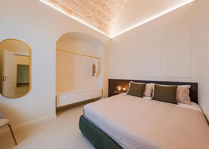 Helloapulia Charming Palazzo Clemente - Self-catering With Aircondition Apartment