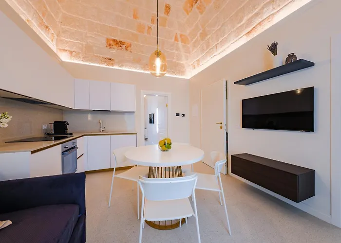 Helloapulia Charming Palazzo Clemente - Self-catering With Aircondition Monopoli