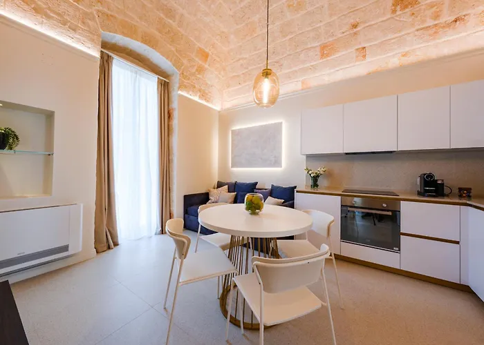 Helloapulia Charming Palazzo Clemente - Self-catering With Aircondition Monopoli
