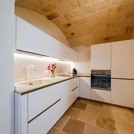 Helloapulia Charming Palazzo Clemente - Self-catering With Aircondition