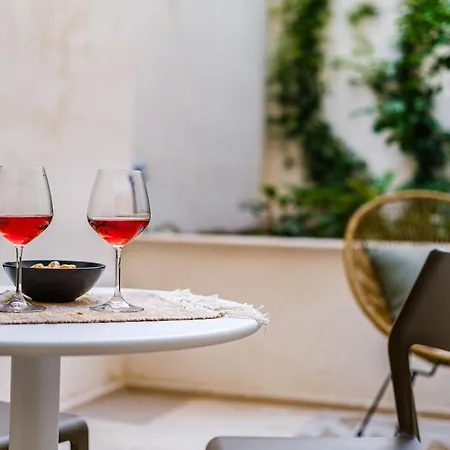 Helloapulia Charming Palazzo Clemente - Self-catering With Aircondition *