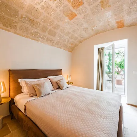 Helloapulia Charming Palazzo Clemente - Self-catering With Aircondition Apartment Monopoli
