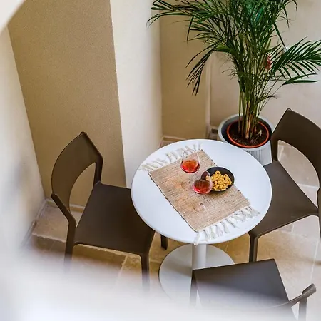 Helloapulia Charming Palazzo Clemente - Self-catering With Aircondition * מונופולי