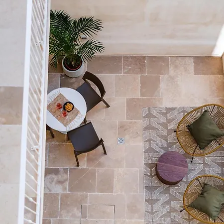 Helloapulia Charming Palazzo Clemente - Self-catering With Aircondition Monopoli