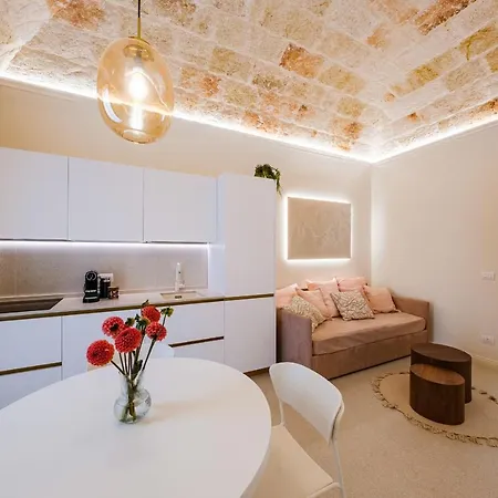 Apartment Helloapulia Charming Palazzo Clemente - Self-catering With Aircondition