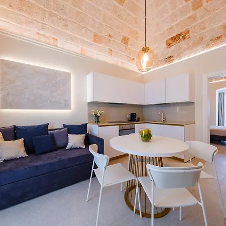 Apartament Helloapulia Charming Palazzo Clemente - Self-catering With Aircondition