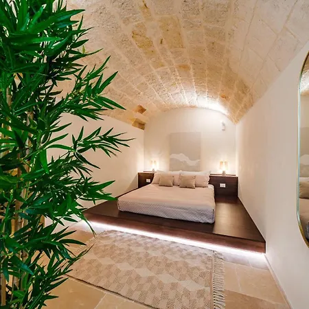 Helloapulia Charming Palazzo Clemente - Self-catering With Aircondition דירה