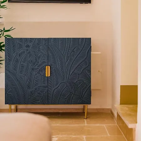 Helloapulia Charming Palazzo Clemente - Self-catering With Aircondition