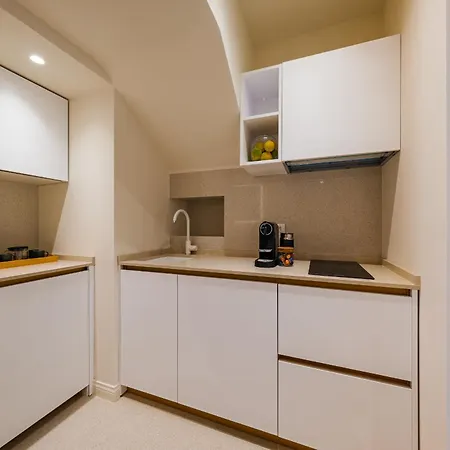 Helloapulia Charming Palazzo Clemente - Self-catering With Aircondition מונופולי