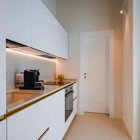 Helloapulia Charming Palazzo Clemente - Self-catering With Aircondition דירה *