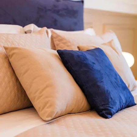 Helloapulia Charming Palazzo Clemente - Self-catering With Aircondition דירה