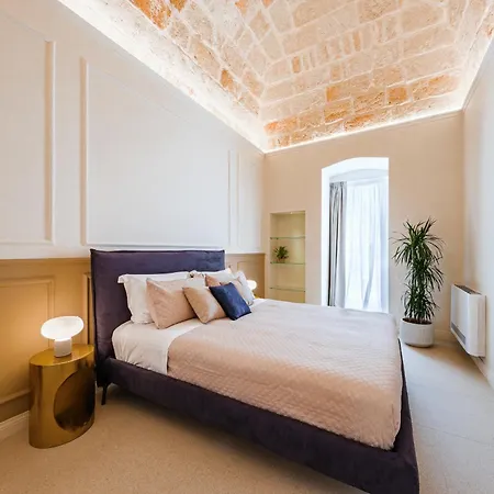 Apartment Helloapulia Charming Palazzo Clemente - Self-catering With Aircondition Monopoli